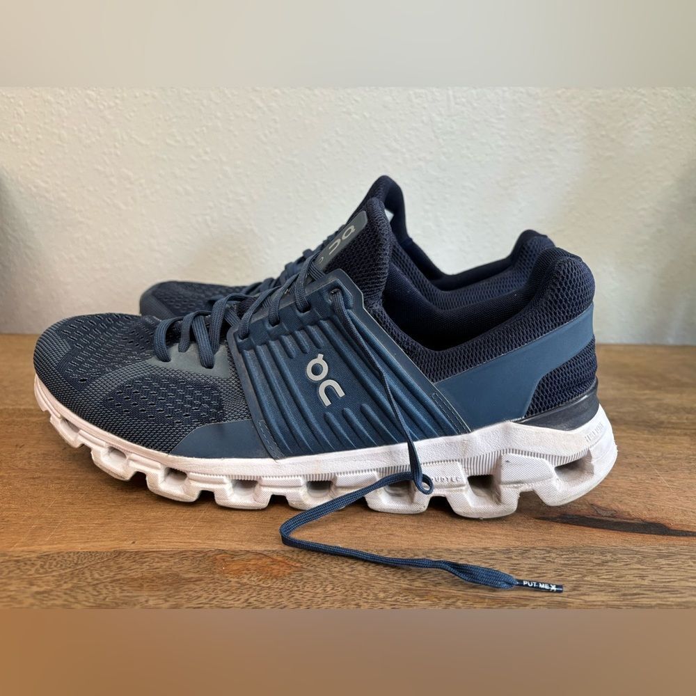 ON Running Navy Cloudswift running Shoes Men’s size 10.5 blue and white